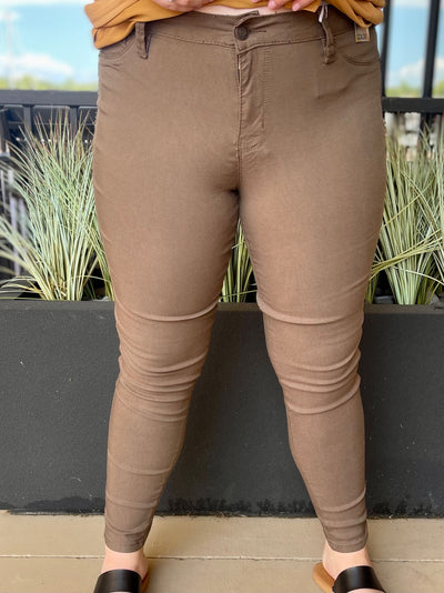 FRONT VIEW OF KOURTNEY IN PANTS