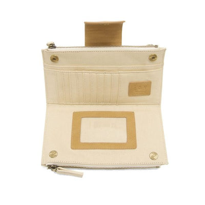 WHITE WRISTLET INTERIOR