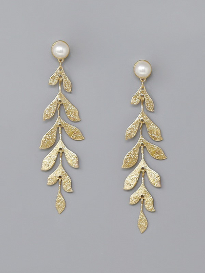 LEAF SHAPE TEXTURED METAL LONG EARRINGS GOLD CREAM FRONT VIEW