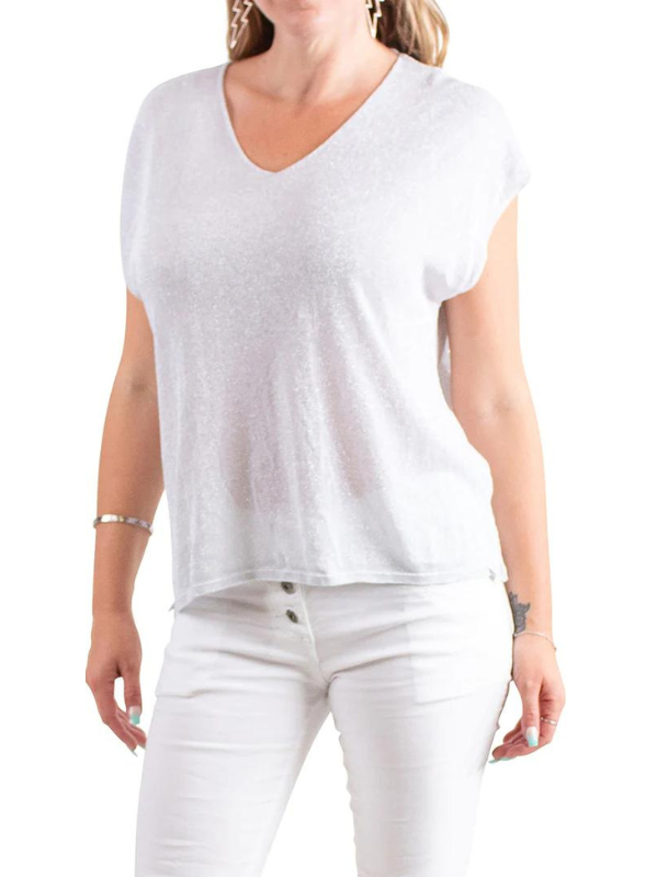 MODEL IN AVERSA SPARKLE V-NECK KNIT SILVER FRONT VIEW