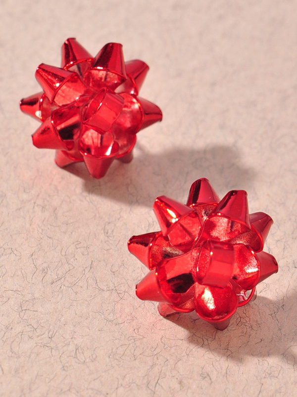 METAL CHRISTMAS POST EARRINGS RED FRONT VIEW