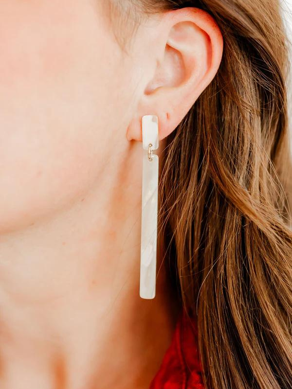 STRAIGHT DROP EARRING CHAMPAGNE