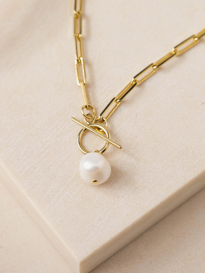 GOLD CHAIN NECKLACE WITH PEARL