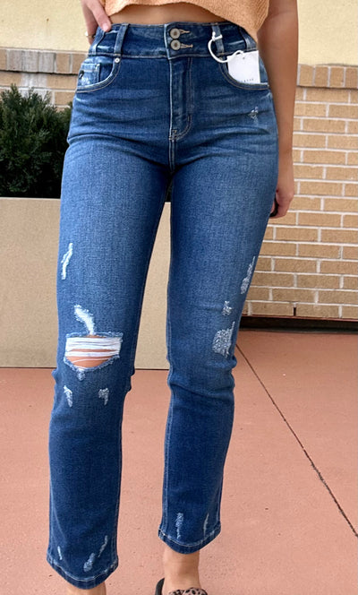 FRONT VIEW OF JEANS