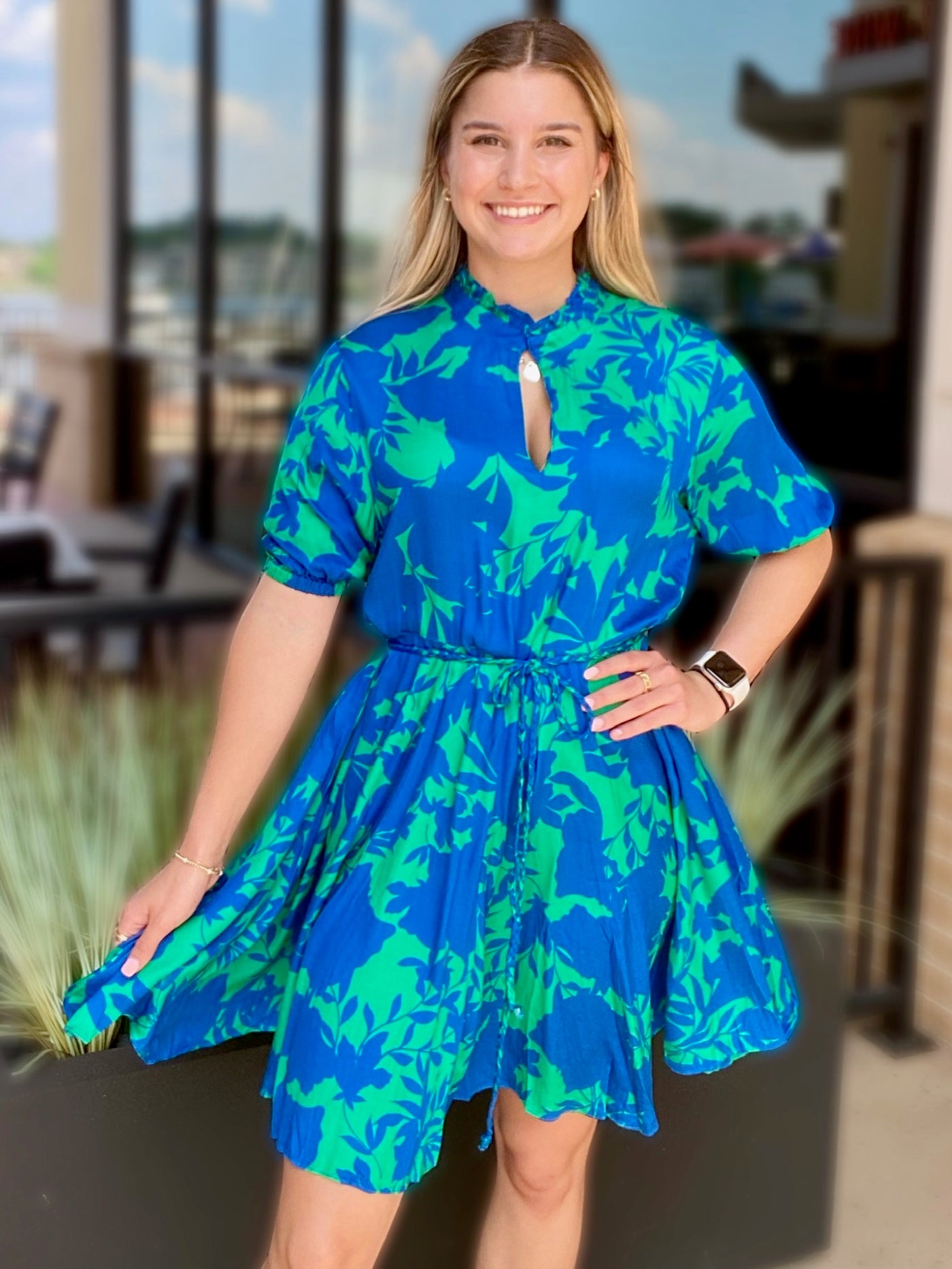 JENNA LOOKING FORWARD IN DRESS