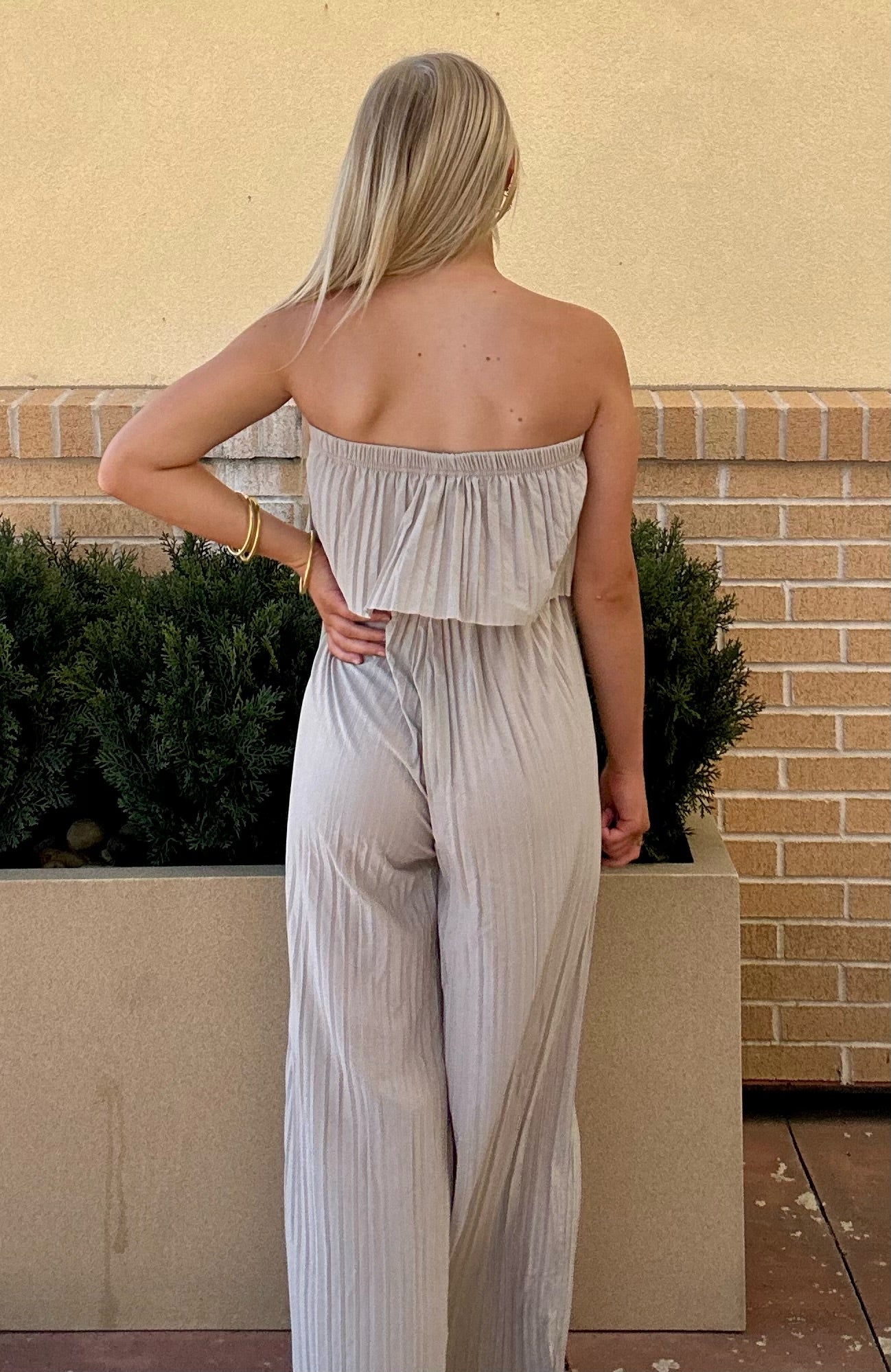 BACK VIEW OF JUMPSUIT