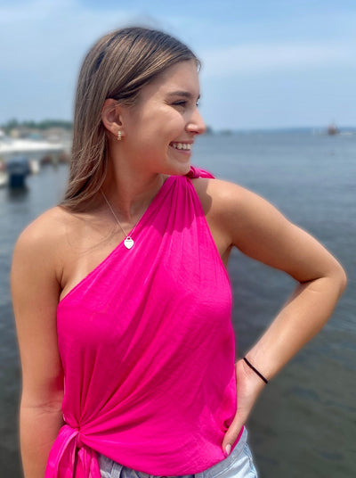 JENNA LOOKING TO THE RIGHT IN TOP