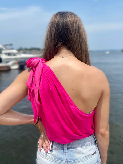 BACK VIEW OF JENNA IN TOP