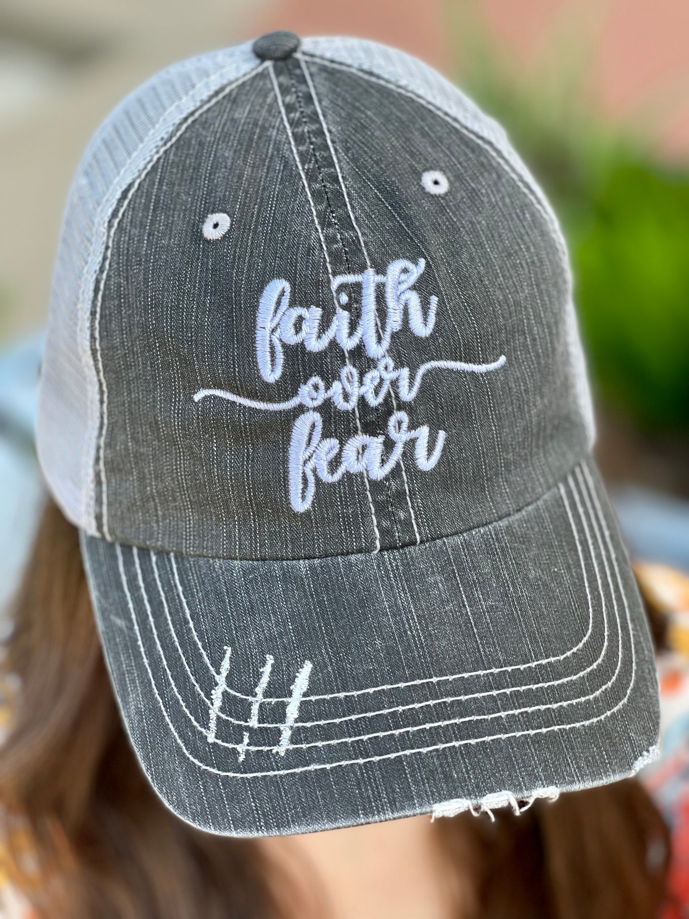 FAITH OVER FEAR TRUCKER HAT - GRAY
